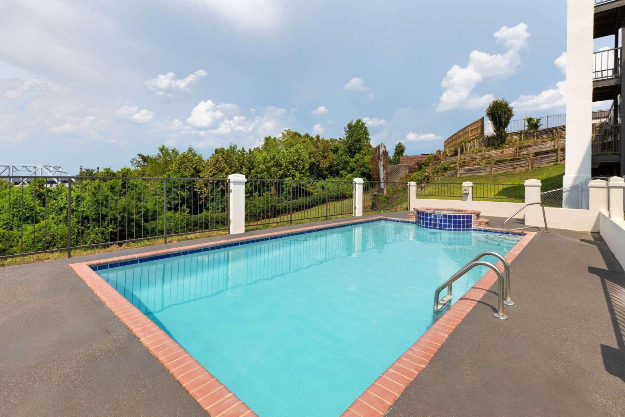 Days Inn & Suites By Wyndham Vicksburg Extérieur photo